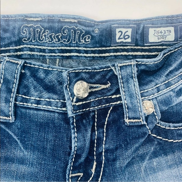 NWOT Miss Me Embellished Floral Wings Distressed Stretch Med Wash Faded Jeans - Picture 8 of 9